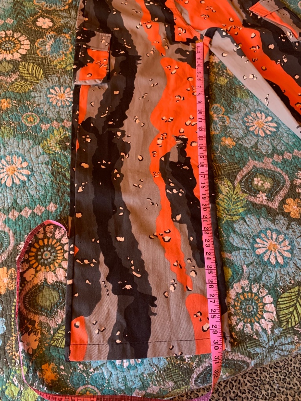 Size 8 Cargo Pants, Wide Leg, High Waist, Super Baggy, Orange and Black Camo - Picture 10 of 12